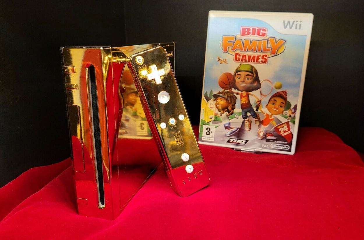  24k;gold;plated;Wii;games;video;console;royal;Queen Elizabeth 