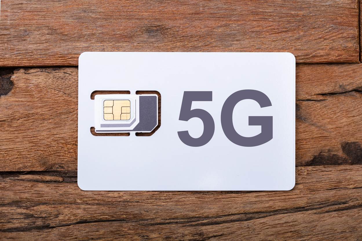  5g;sim;card;mobile;phone;chip;prepaid;simcard;call;security;service;operator;sms;micro;cellphone;microchip;network;number;technology;device;electronic;telephone;internet;information;wireless;macro;communication;object;cellular;connection;sim card 