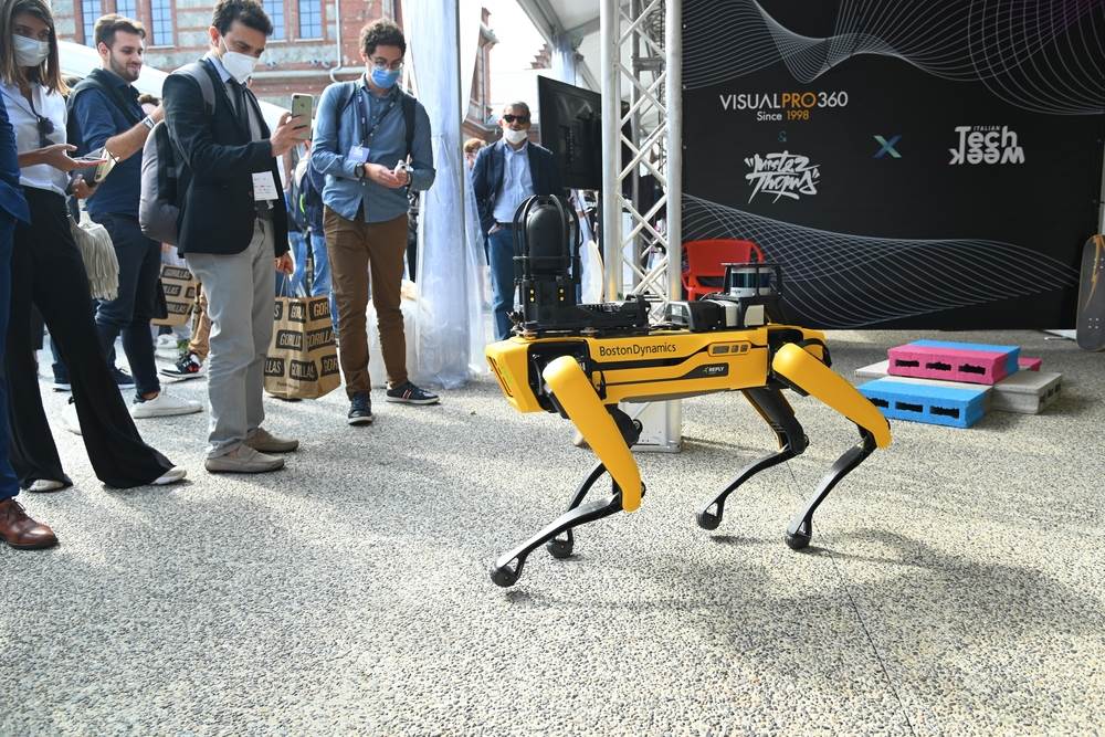  Boston Dynamics Spot robot 