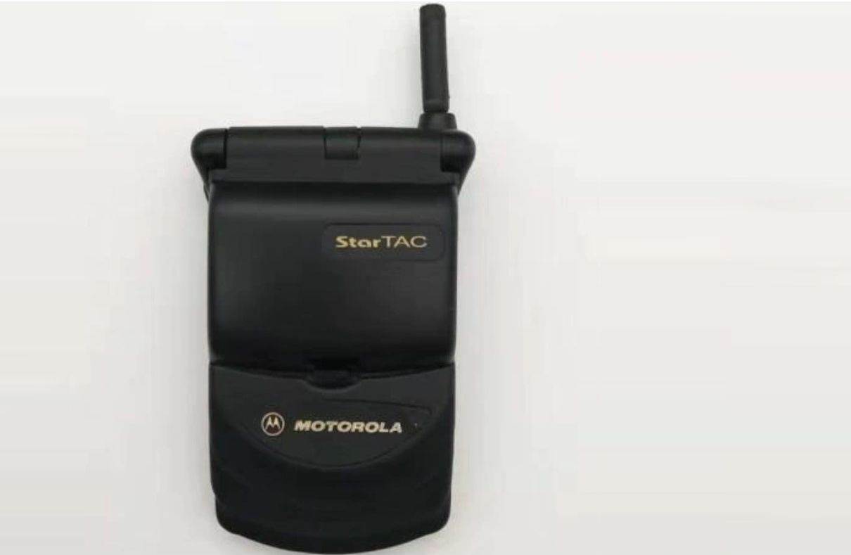  Motorola StarTAC.jpg 