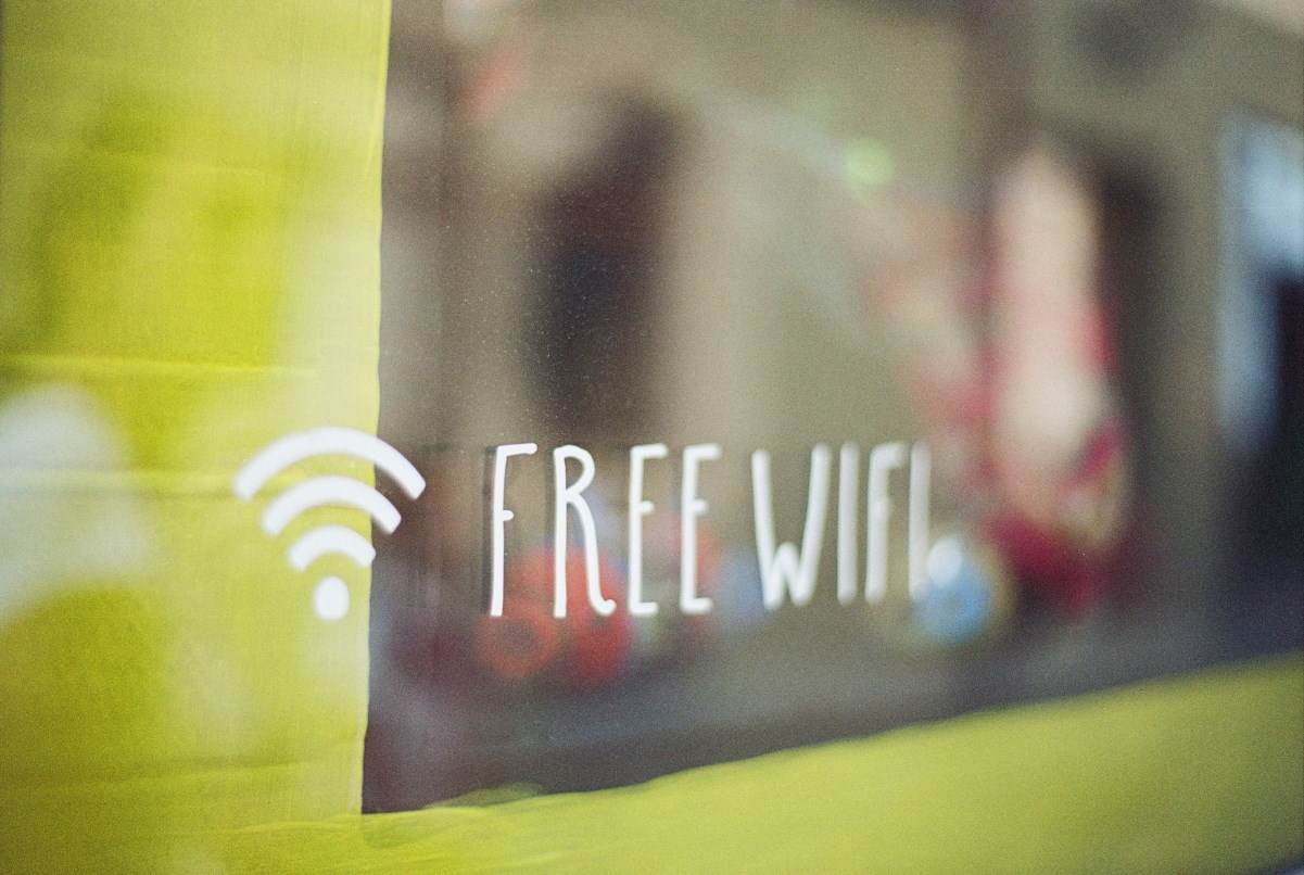  Besplatni-WiFi-znak.jpg 