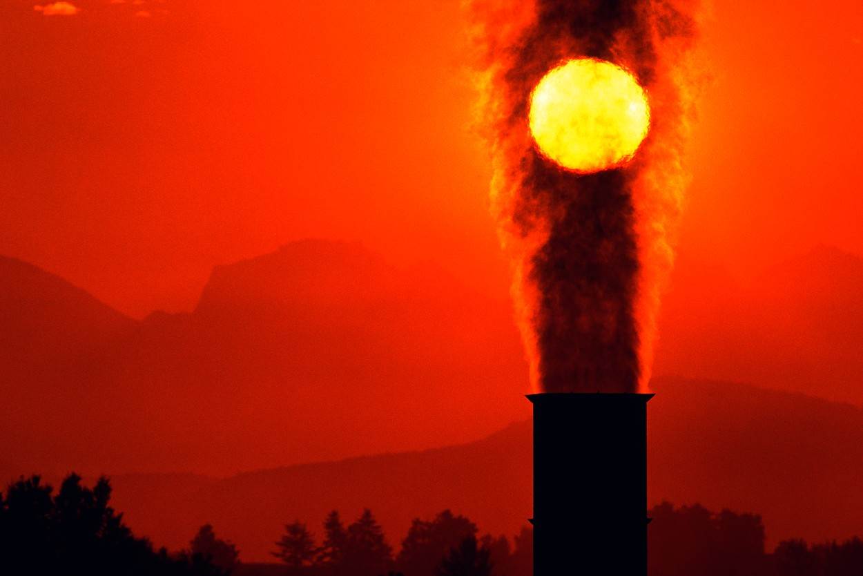  air;pollution;smoke;chimney;industrial;environment;environmental;atmospheric;emission 