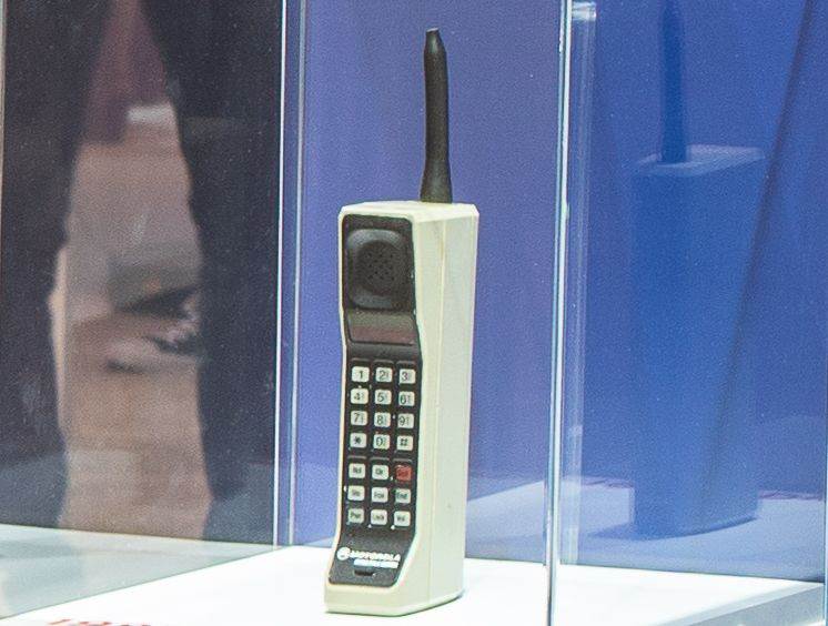  Motorola DynaTAC (4).jpg 