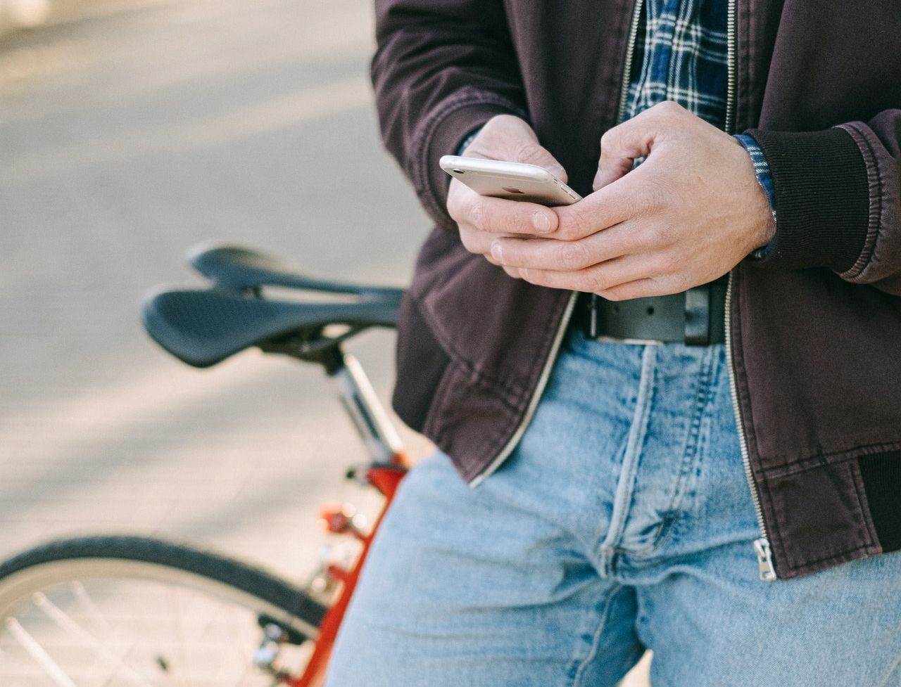  Bicikl pametni telefon.jpg 