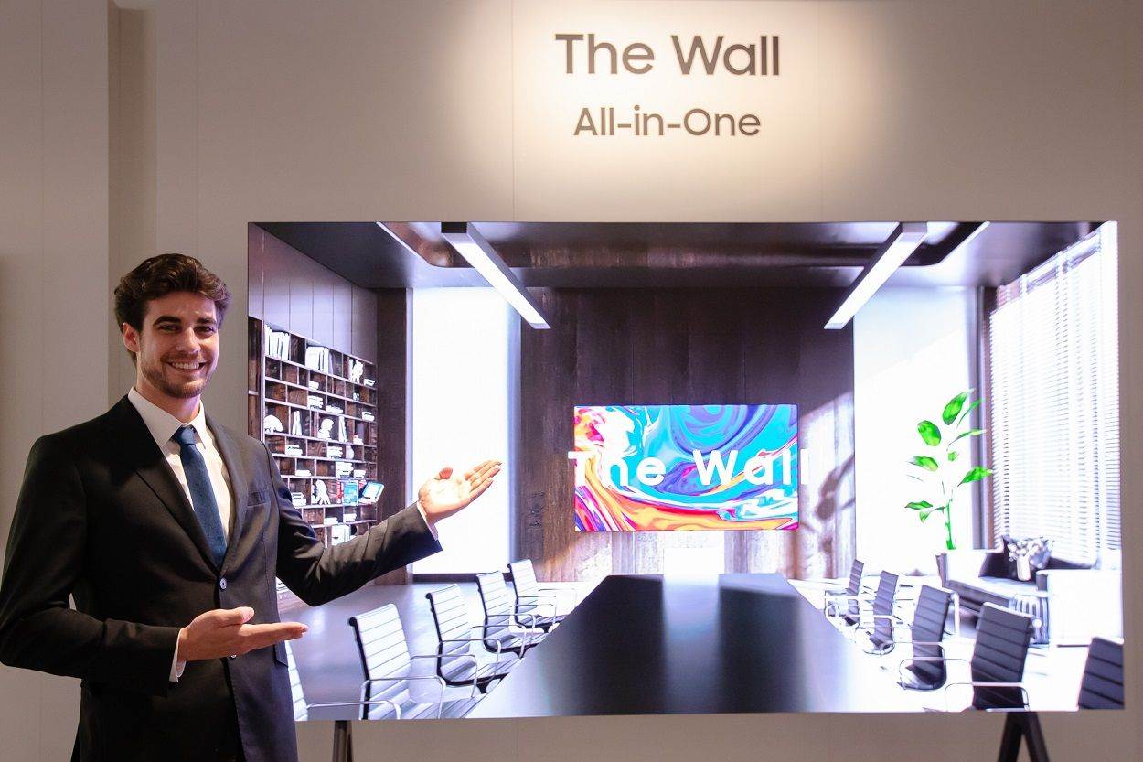  Samsung The Wall All-in-One_2.jpg 