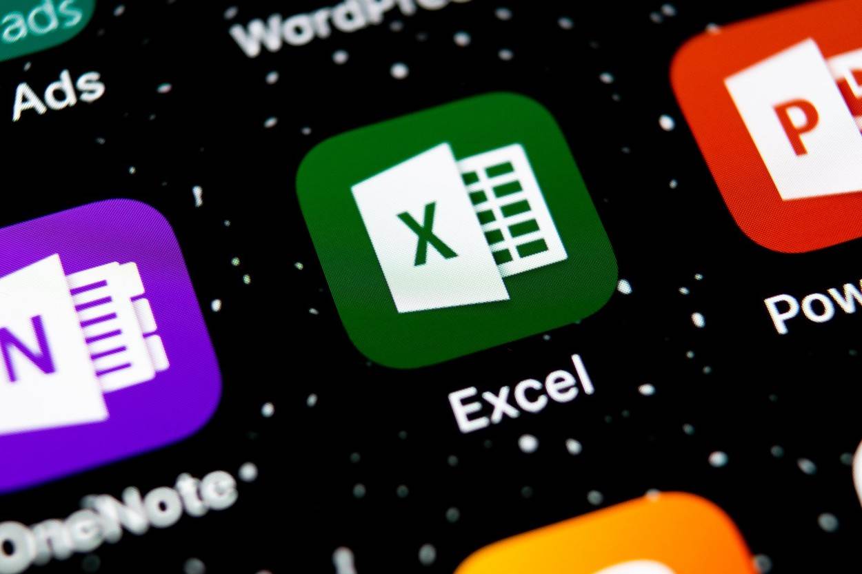  microsoft excel;icon;logo;sign;business;computer;app;application;data;digital;display;editorial;excel;green;iphone;illustrative;internet;microsoft;modern;note;office;one;online;phone;products;professional;screen;smartphone;software;spreadsheet;suite;symbol;tech;technology;tools;web;windows;ms;ms office;alamyunknown;EDITORIAL_ONLY 