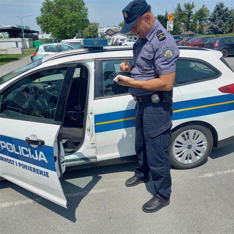  Prometna policija naplata prometne kazne prekrsaja (3).jpg 