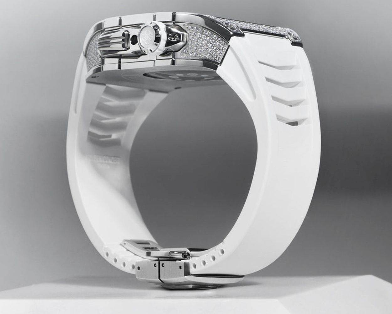  Golden Concept Apple Watch Diamond Edition (1).jpg 