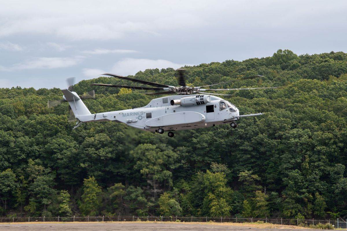  Lockheed Martin Sikorsky CH-53K (2).jpg 