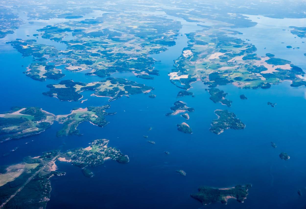  above;aerial;altitude;archipelago;bay;blue;coast;coastal;coastline;day;environment;europe;fields;forest;grass;green;island;islands;lake;land;landscape;lush;malar;malaren;natural;nature;ocean;outdoor;outdoors;outside;peninsula;rural;scandinavia;scenic;sea;seascape;shore;summer;sweden;view;village;water 