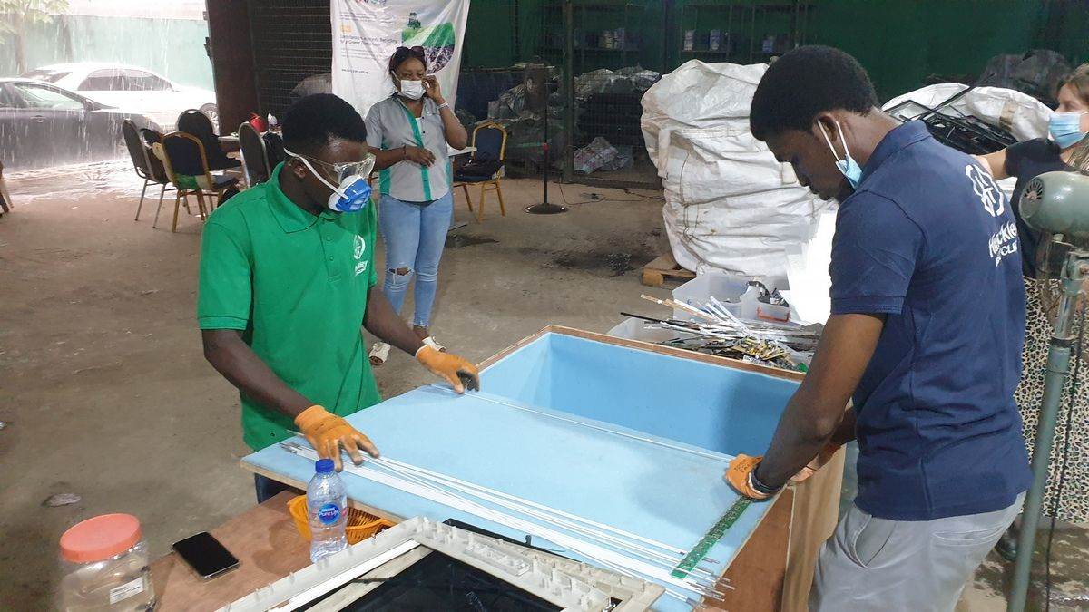  Recikliranje monitora Nigerija (MMD) (4).jpg 