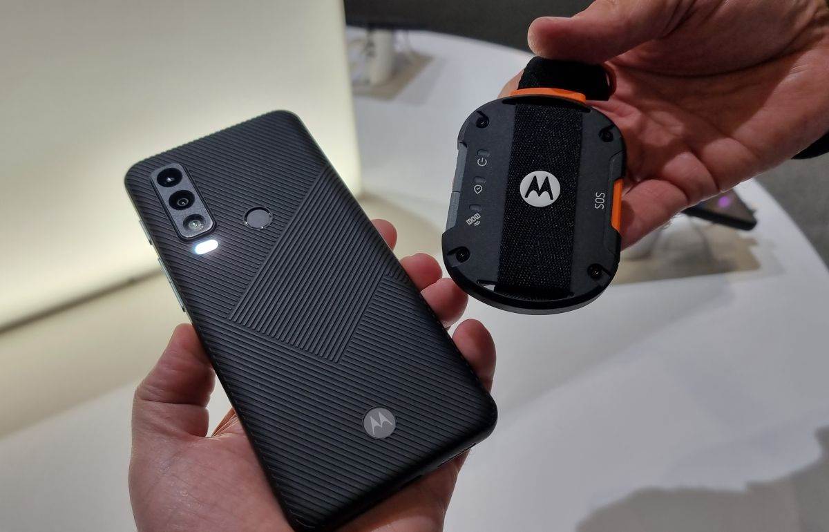  Motorola defy 2 (1).jpg 