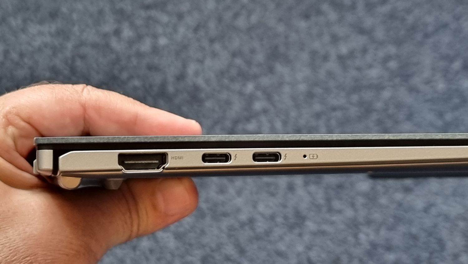  Asus Zenbook S 13 OLED UX5304 (40).jpg 