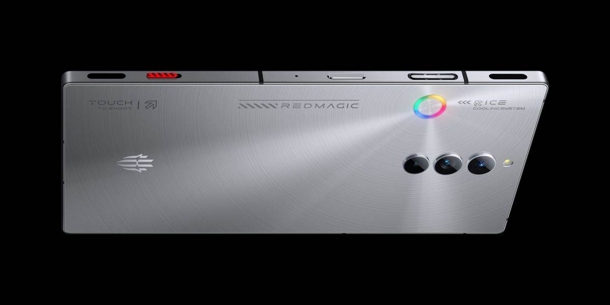  REDMAGIC 8S Pro Platinum Side.jpg 