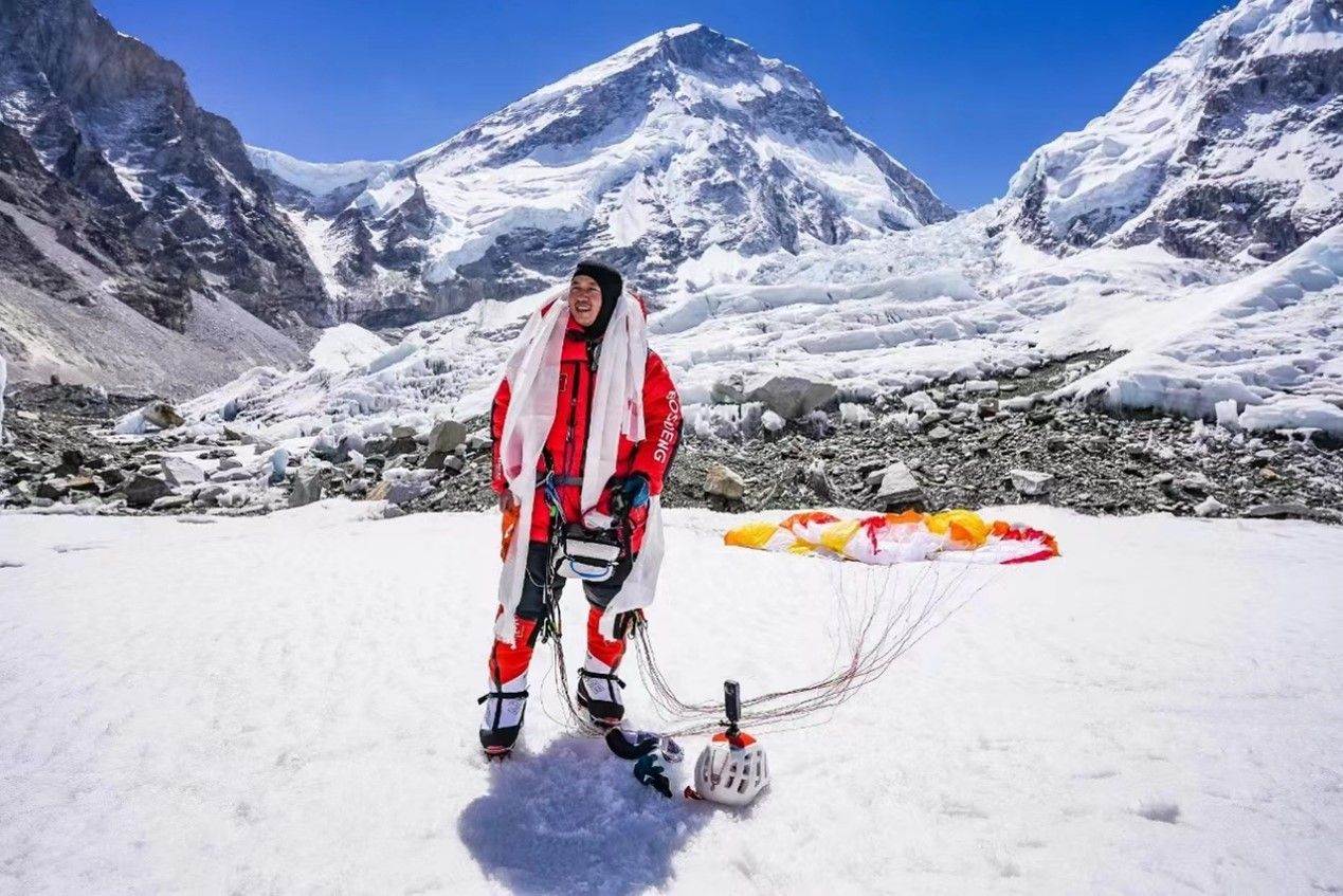  Huawei Watch Ultimate Mount Everest_02.jpg 