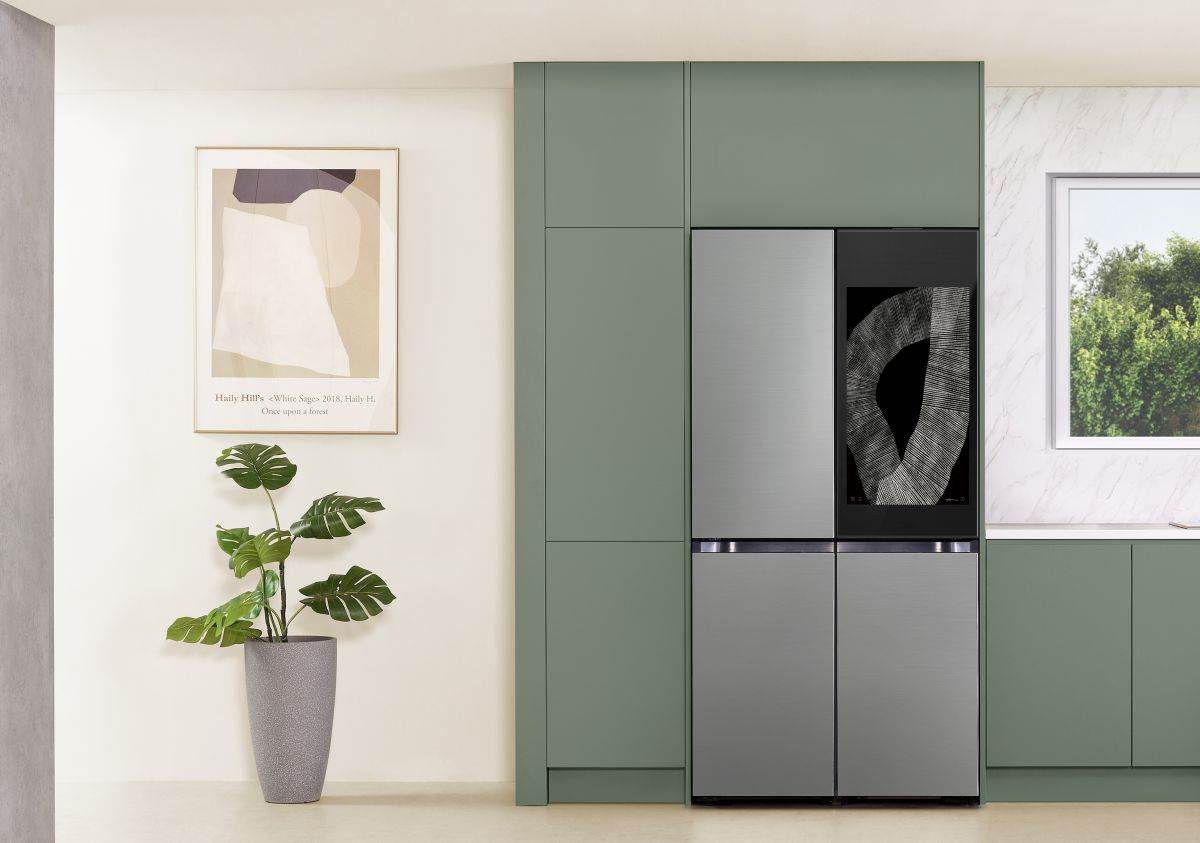  Samsung Kitchen with Bespoke 4-Door Flex Refrigerator with AI Family Hub+ (1).jpg 