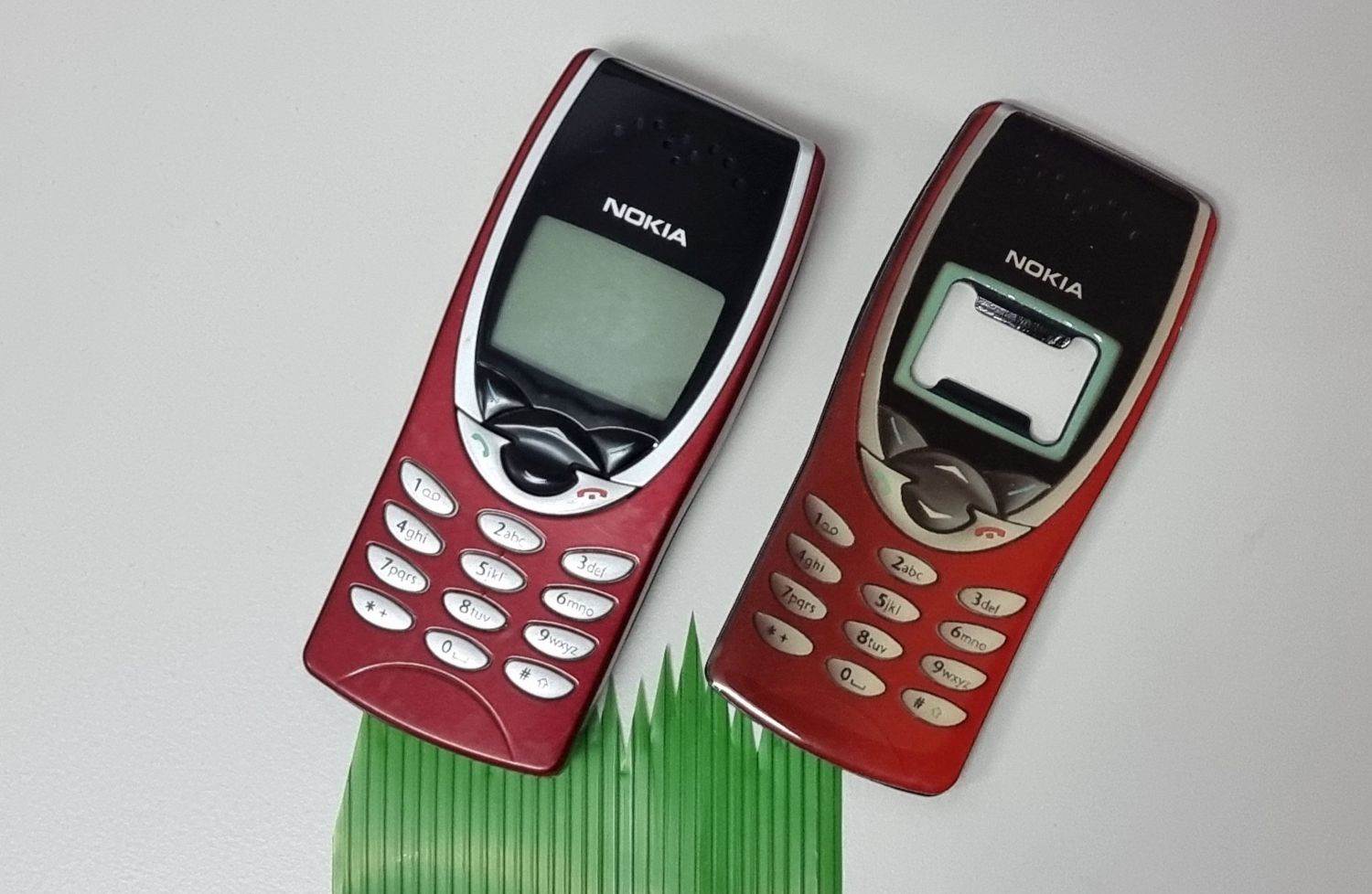  Nokia 8210 (Kenzo) 