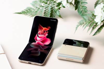 Samsung Galaxy Z Flip 5G (3).jpg 