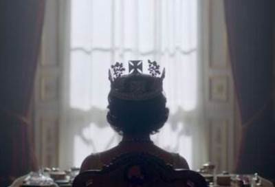 The Crown (1).jpg 