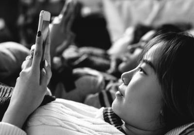 Kina dijete djeca pametni telefon (2).jpg 
