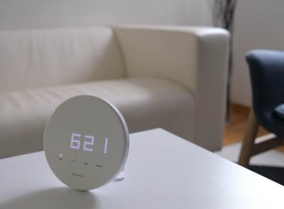MySensees-Indoor Air Quality sensor unit lifestyle 1.jpg 