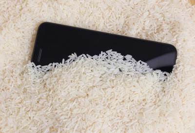Apple iPhone riža.jpg 